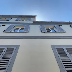 Charming 1br Just Off Main Street Prime Location Apartment